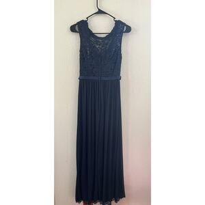 David's Bridal - Nearly Newlywed Bridesmaid Dress Lace Bodice F19328M, Size 2